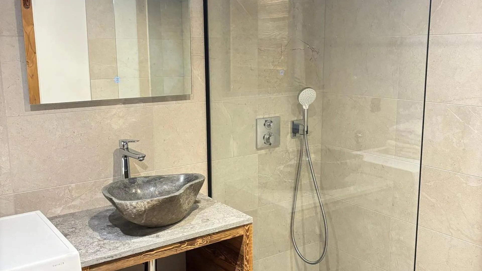 Appartement Neuf 3 Ch. Proche Pistes Avec Terrasse, Wifi Et Garage - Les Gets - Fr-1-623-356 0*,  France